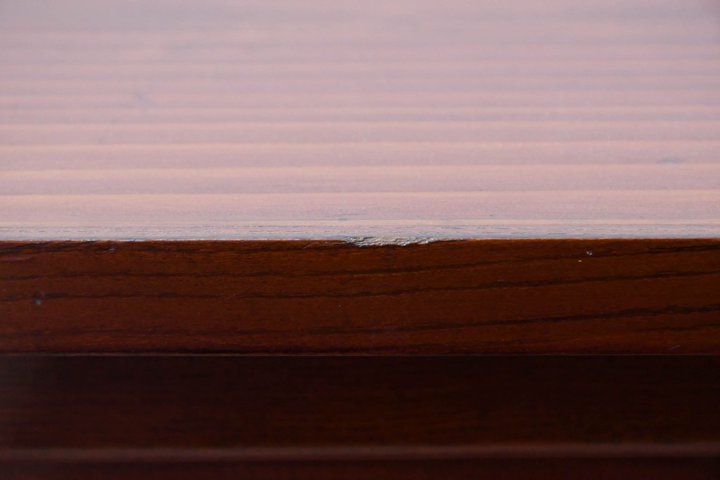 和製アンティーク　美品!!　前面欅(ケヤキ)材　美しい漆塗りが魅力の東北時代箪笥ローボード　(R-072648)