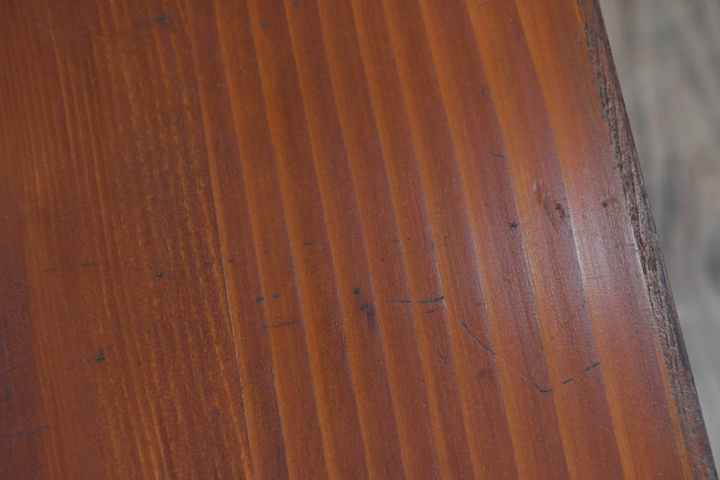 和製アンティーク　美品!!　前面欅(ケヤキ)材　美しい漆塗りが魅力の東北時代箪笥ローボード　(R-072648)