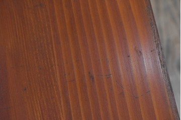 和製アンティーク　美品!!　前面欅(ケヤキ)材　美しい漆塗りが魅力の東北時代箪笥ローボード　(R-072648)