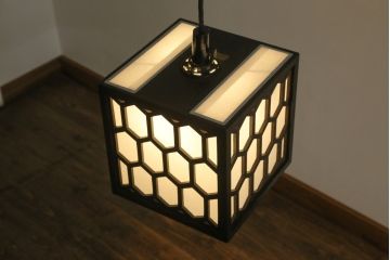 和製ビンテージ　希少な廃盤品!　松本民芸家具　和モダンな空間を演出する亀甲型笠天井照明(吊り下げ照明、シェード、電笠、ペンダントライト、ヴィンテージ)(R-072651)