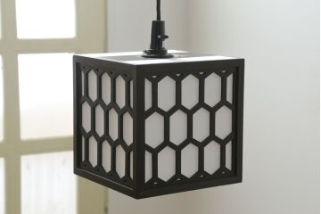 和製ビンテージ　希少な廃盤品!　松本民芸家具　和モダンな空間を演出する亀甲型笠天井照明(吊り下げ照明、シェード、電笠、ペンダントライト、ヴィンテージ)(R-072651)