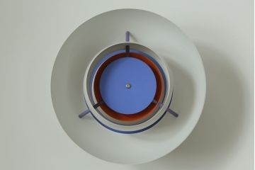 中古　デンマーク　北欧デザイン　YAMAGIWA(ヤマギワ)　ルイスポールセン　PH5　クラシック　宇宙船のような個性的なデザインが目を引く天井照明(ペンダントライト、吊り下げ照明)(R-072664)