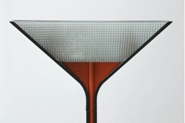 イタリアビンテージ　希少な廃盤品　FLOS(フロス)社　Papillona(パピローナ)　お部屋のアクセントにぴったりのシンプルでスタイリッシュなフロアライト(フロアランプ、スタンドライト、照明、間接照明、ヴィンテージ)(R-072671)