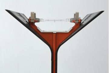 イタリアビンテージ　希少な廃盤品　FLOS(フロス)社　Papillona(パピローナ)　お部屋のアクセントにぴったりのシンプルでスタイリッシュなフロアライト(フロアランプ、スタンドライト、照明、間接照明、ヴィンテージ)(R-072671)