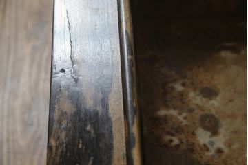 和製アンティーク　総黒柿　渋い色味と独特な杢目が目を惹く長火鉢(囲炉裏、木製火鉢)(R-072672)