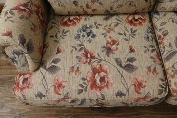 中古　美品　maruni(マルニ木工)　地中海シリーズ　優しい色合いの花柄が愛らしいモナコハイラブシート(2人掛けソファ、2Pソファ、二人掛け)(定価約32万円)(R-072688)