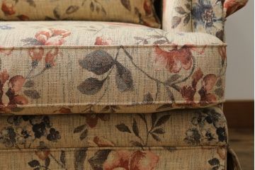 中古　美品　maruni(マルニ木工)　地中海シリーズ　優しい色合いの花柄が愛らしいモナコハイラブシート(2人掛けソファ、2Pソファ、二人掛け)(定価約32万円)(R-072688)
