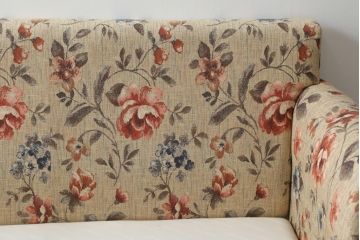 中古　美品　maruni(マルニ木工)　地中海シリーズ　優しい色合いの花柄が愛らしいモナコハイラブシート(2人掛けソファ、2Pソファ、二人掛け)(定価約32万円)(R-072688)