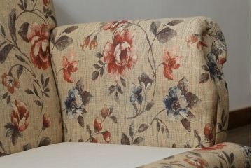 中古　美品　maruni(マルニ木工)　地中海シリーズ　優しい色合いの花柄が愛らしいモナコハイラブシート(2人掛けソファ、2Pソファ、二人掛け)(定価約32万円)(R-072688)