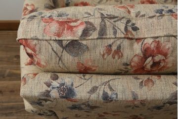 中古　美品　maruni(マルニ木工)　地中海シリーズ　優しい色合いの花柄が愛らしいモナコハイラブシート(2人掛けソファ、2Pソファ、二人掛け)(定価約32万円)(R-072688)