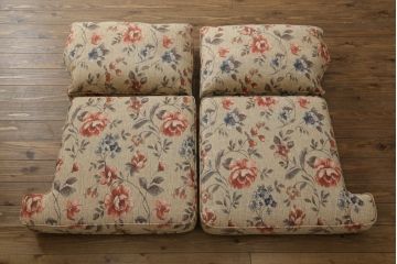 中古　美品　maruni(マルニ木工)　地中海シリーズ　優しい色合いの花柄が愛らしいモナコハイラブシート(2人掛けソファ、2Pソファ、二人掛け)(定価約32万円)(R-072688)