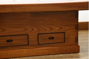 和製ビンテージ　美品!!　総欅(ケヤキ)材　重厚な囲炉裏テーブル(座卓、ローテーブル、火鉢、長火鉢、木製火鉢、ヴィンテージ)(R-072693)