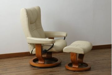 中古　EKORNES(エコーネス)　本革　ゆったりとしたくつろぎの時間におすすめのオットマン付きストレスレスチェア(リクライニングチェア、アームチェア、1人掛け、一人掛け、1P、レザー、北欧)(定価約35万円)(R-072694)