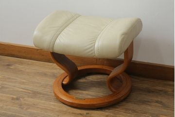 中古　EKORNES(エコーネス)　本革　ゆったりとしたくつろぎの時間におすすめのオットマン付きストレスレスチェア(リクライニングチェア、アームチェア、1人掛け、一人掛け、1P、レザー、北欧)(定価約35万円)(R-072694)