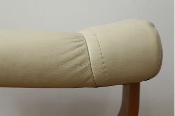 中古　EKORNES(エコーネス)　本革　ゆったりとしたくつろぎの時間におすすめのオットマン付きストレスレスチェア(リクライニングチェア、アームチェア、1人掛け、一人掛け、1P、レザー、北欧)(定価約35万円)(R-072694)