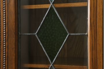イギリスアンティーク　ステンドグラスが可愛らしいキャビネット(収納棚、戸棚、飾り棚、本箱、ブックケース、カップボード、英国)(R-072698)