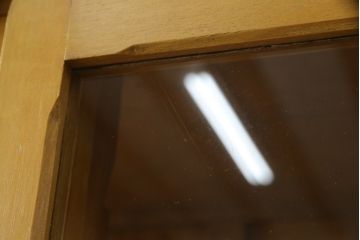 和製アンティーク　昭和レトロな雰囲気漂う二段重ね収納棚(ガラスケース、キャビネット、食器棚、飾り棚、戸棚、本箱、ブックケース)(R-072701)