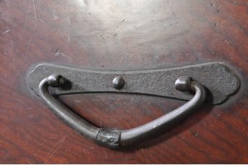 和製アンティーク　特注高級品!!　三方欅(ケヤキ)材　上杢　厚手金具　和の雰囲気を引き立てる重厚な東北衣装箪笥(時代箪笥、二本松箪笥、和タンス、衣装たんす、収納タンス、引き出し)(R-072705)