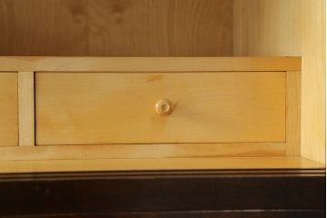 中古　北海道民芸家具　和洋どちらのお部屋にも馴染みやすいタンス(衣装箪笥、収納箪笥、着物箪笥、和タンス、引き出し)(R-072707)
