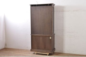 中古　カリモク家具(karimoku)　domani(ドマーニ)　QUEENS　LIFE(クイーンズライフ)　クラシカルなデザインが魅力的なキャビネット(食器棚、キュリオケース、飾り棚、収納棚)(定価約86万円)(R-072709)