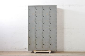和製ビンテージ　ペイント仕上げ限定　レトロな雰囲気を高めるアイアンロッカー(収納棚、下駄箱、戸棚、ヴィンテージ)(R-072714)
