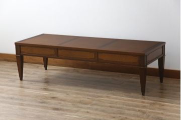 中古　DREXEL HERITAGE(ドレクセルヘリテイジ)　Triune(トライユン)　マホガニー材　クラシカルな佇まいのカクテルテーブル(センターテーブル、リビングテーブル、ローテーブル)(R-072715)
