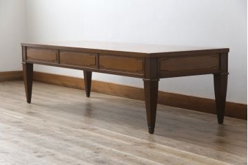 中古　DREXEL HERITAGE(ドレクセルヘリテイジ)　Triune(トライユン)　マホガニー材　クラシカルな佇まいのカクテルテーブル(センターテーブル、リビングテーブル、ローテーブル)(R-072715)