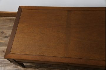 中古　DREXEL HERITAGE(ドレクセルヘリテイジ)　Triune(トライユン)　マホガニー材　クラシカルな佇まいのカクテルテーブル(センターテーブル、リビングテーブル、ローテーブル)(R-072715)