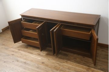 中古　DREXEL HERITAGE(ドレクセルヘリテイジ)　Triune(トライユン)　優雅な佇まいが魅力のクリデンザキャビネット(クレデンザ、サイドボード、リビングボード)(定価約66万円)(R-072716)