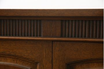 中古　DREXEL HERITAGE(ドレクセルヘリテイジ)　Triune(トライユン)　優雅な佇まいが魅力のクリデンザキャビネット(クレデンザ、サイドボード、リビングボード)(定価約66万円)(R-072716)