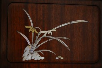 和製アンティーク　花梨(カリン)材　品のある佇まいが美しい飾り棚(茶棚、茶箪笥、違い棚、戸棚、収納棚)(R-072730)