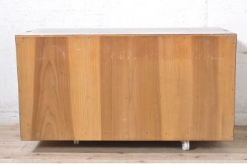 和製アンティーク　美品　前面欅(ケヤキ)材　漆塗り　シンプルな造りのローボード(テレビ台、テレビボード、収納箪笥、和タンス、引き出し、戸棚、収納棚)(R-072733)