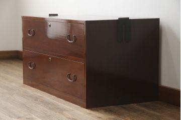 和製アンティーク　美品　前面欅(ケヤキ)材　漆塗り　シンプルな造りのローボード(収納箪笥、和タンス、引き出し、ローチェスト)(R-072734)