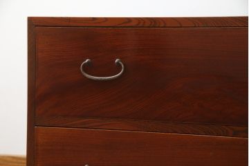 和製アンティーク　美品　前面欅(ケヤキ)材　漆塗り　シンプルな造りのローボード(収納箪笥、和タンス、引き出し、ローチェスト)(R-072734)