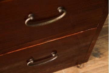 和製アンティーク　美品　前面欅(ケヤキ)材　漆塗り　シンプルな造りのローボード(収納箪笥、和タンス、引き出し、ローチェスト)(R-072734)