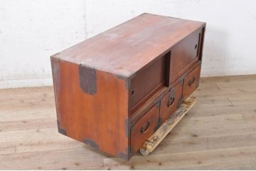 和製アンティーク　前面欅(ケヤキ)材　立派な金具と凛とした佇まいが素敵な東北時代箪笥ローボード(テレビ台、テレビボード、収納箪笥、和タンス、時代箪笥、引き出し、戸棚、収納棚)(R-072740)