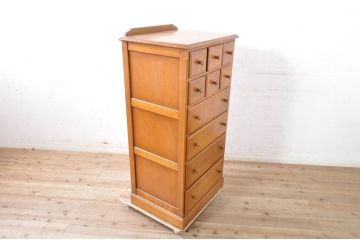 中古　横浜クラシック家具　ダニエル(daniel)　アーリーアメリカンシリーズ　A-108　引き出し10杯が嬉しい!木の温もり溢れるチェスト(小抽斗タンス、引き出し、洋服タンス、ハイチェスト)(R-072744)
