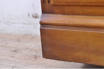 中古　横浜ダニエル(daniel)　アーリーアメリカンシリーズ　A-208　温かみのある木の色合いが魅力的なキャビネット(カップボード、食器棚、戸棚、収納棚、飾り棚)(R-072745)