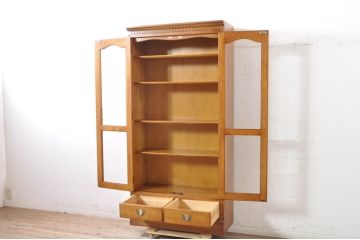 中古　横浜ダニエル(daniel)　アーリーアメリカンシリーズ　A-208　温かみのある木の色合いが魅力的なキャビネット(カップボード、食器棚、戸棚、収納棚、飾り棚)(R-072745)