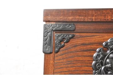 中古　岩谷堂箪笥　力強い杢目と重厚感ある金具が魅力の和箪笥(和タンス、整理箪笥、衣装タンス、収納たんす、引き出し、サイドチェスト)(R-072749)