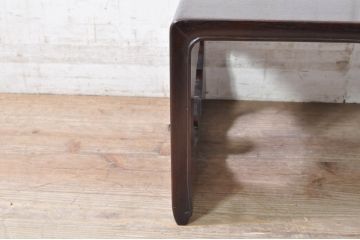 中古　国産唐木指物　総紫檀(シタン)材　漆塗り　脚の透かし彫りがアクセントの上品な文机(座机、ローテーブル、センターテーブル、作業台、ワークデスク、在宅用、在宅ワーク用)(R-072752)