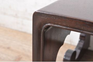 中古　国産唐木指物　総紫檀(シタン)材　漆塗り　脚の透かし彫りがアクセントの上品な文机(座机、ローテーブル、センターテーブル、作業台、ワークデスク、在宅用、在宅ワーク用)(R-072752)