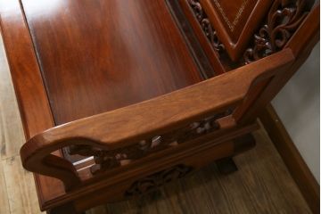 和製ビンテージ　総花梨(カリン)材　象嵌入り　凝ったデザインの彫刻が魅力のベンチ(長椅子、長イス、板座チェア、3人掛けソファ、3人掛けベンチ、ヴィンテージ)(R-072753)