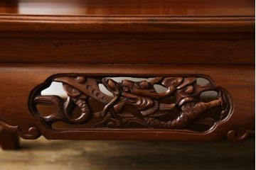 和製ビンテージ　総花梨(カリン)材　象嵌入り　凝ったデザインの彫刻が魅力のアームチェア(一人掛け、ダイニングチェア、椅子、イス、板座チェア、ヴィンテージ)(R-072754)