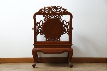和製ビンテージ　総花梨(カリン)材　象嵌入り　凝ったデザインの彫刻が魅力のアームチェア(一人掛け、ダイニングチェア、椅子、イス、板座チェア、ヴィンテージ)(R-072754)