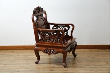 和製ビンテージ　総花梨(カリン)材　象嵌入り　凝ったデザインの彫刻が魅力のアームチェア(一人掛け、ダイニングチェア、椅子、イス、板座チェア、ヴィンテージ)(R-072755)
