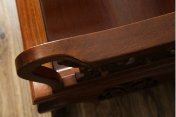 和製ビンテージ　総花梨(カリン)材　象嵌入り　凝ったデザインの彫刻が魅力のアームチェア(一人掛け、ダイニングチェア、椅子、イス、板座チェア、ヴィンテージ)(R-072755)