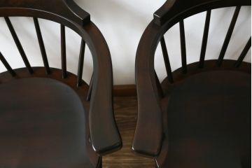 中古　松本民芸家具　#91型　落ち着きのある大人カフェ風インテリアが叶うアームチェア2脚セット(キャプテンチェア、板座チェア、椅子、ダイニングチェア、イス)(定価2脚で約26万円)(R-072756)