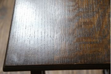 イギリスアンティーク　オーク材　落ち着いた佇まいが魅力的なサイドテーブル(コーヒーテーブル、花台、飾り台、英国)(R-072768)
