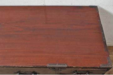 和製アンティーク　前面栗材　桜丸金具　年月を経た趣のある色合いが魅力的な米沢箪笥ローボード(テレビ台、テレビボード、ローチェスト、収納たんす、時代箪笥、引き出し)(R-072770)